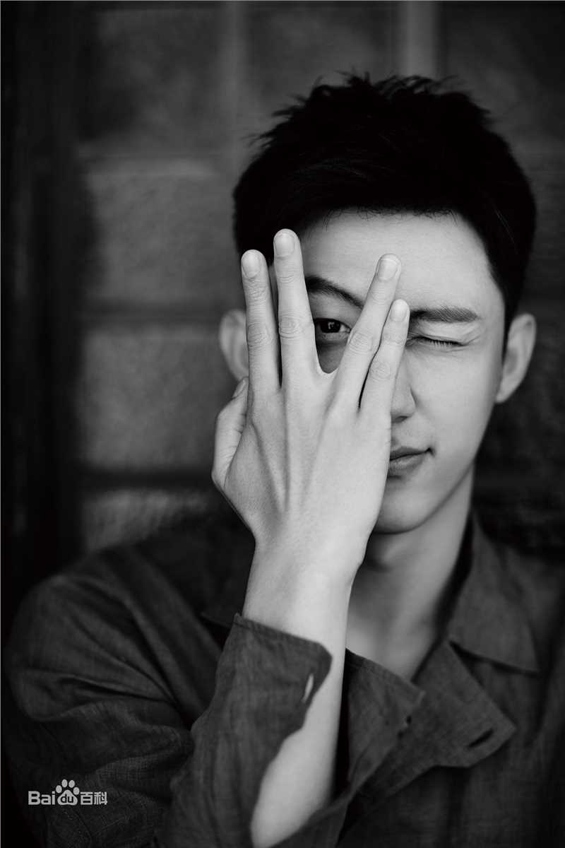 黄景瑜(Johnny)高清《泽海鲸鱼》图集