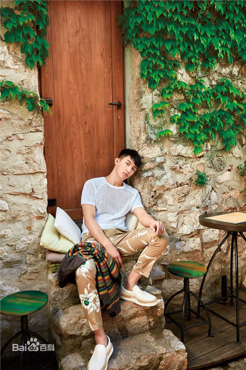 黄景瑜(Johnny)高清《泽海鲸鱼》图集