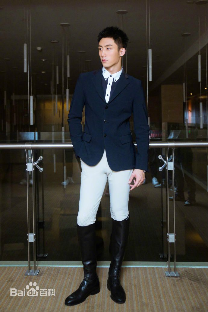 黄景瑜(Johnny)出席活动图片图册