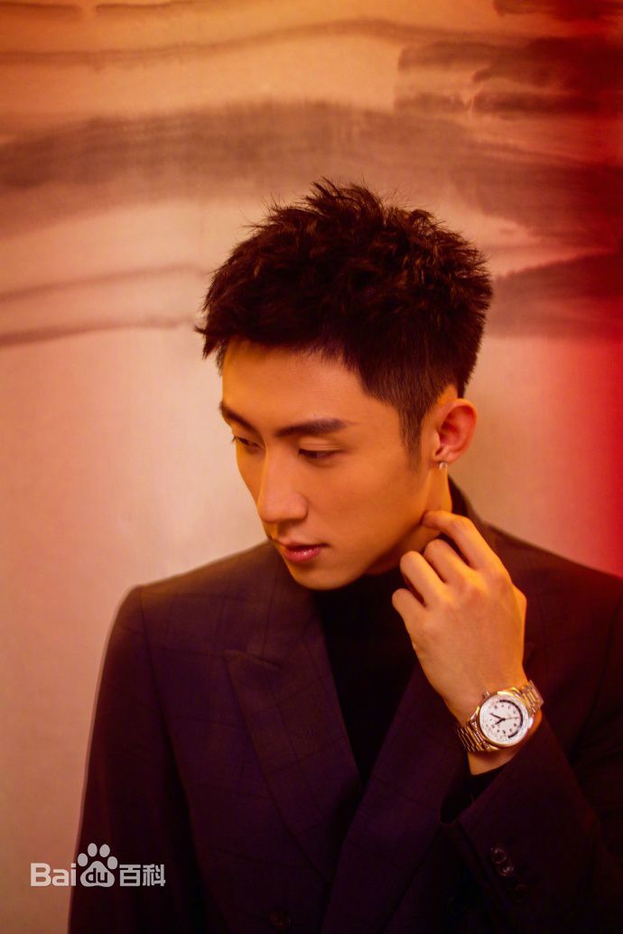 黄景瑜(Johnny)出席活动图片图册