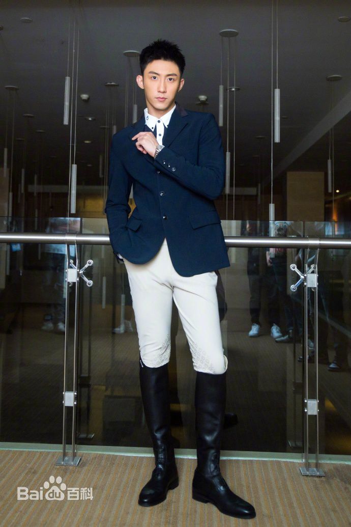 黄景瑜(Johnny)出席活动图片图册