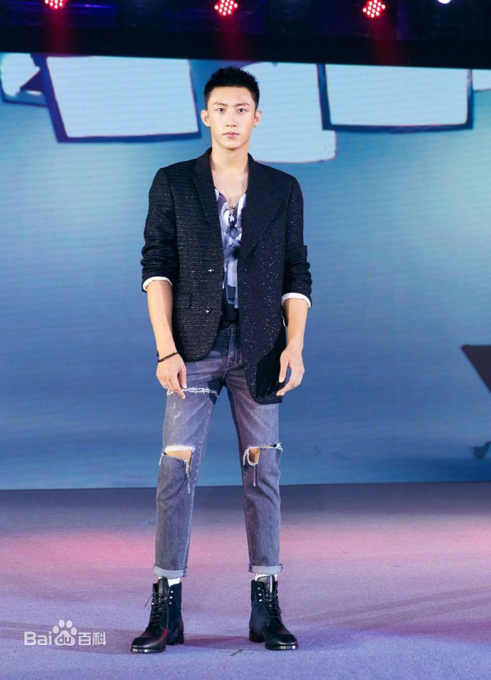 黄景瑜(Johnny)出席活动图片图册