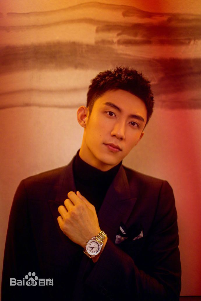 黄景瑜(Johnny)出席活动图片图册