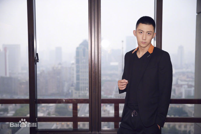 黄景瑜(Johnny)出席活动图片图册