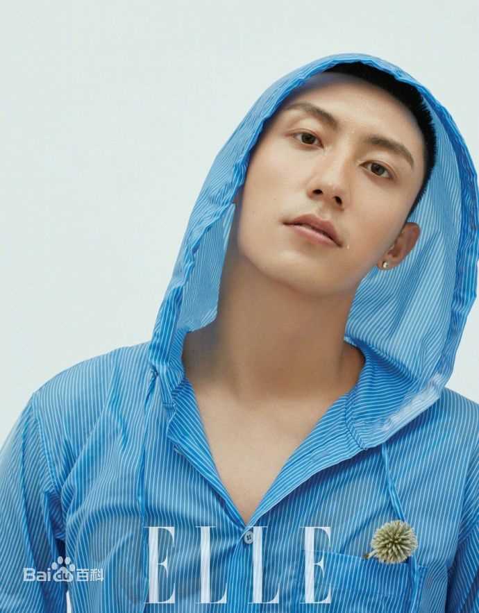 高清黄景瑜(Johnny)在《ELLE世界时装之苑》中的图集