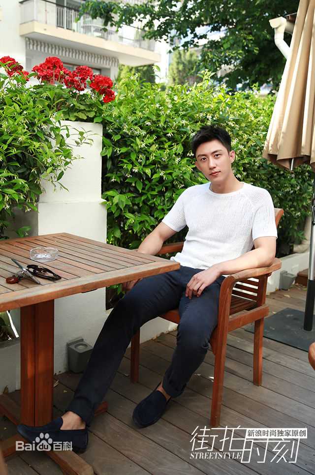 黄景瑜(Johnny)treet Style新浪时尚街拍时刻图片图集