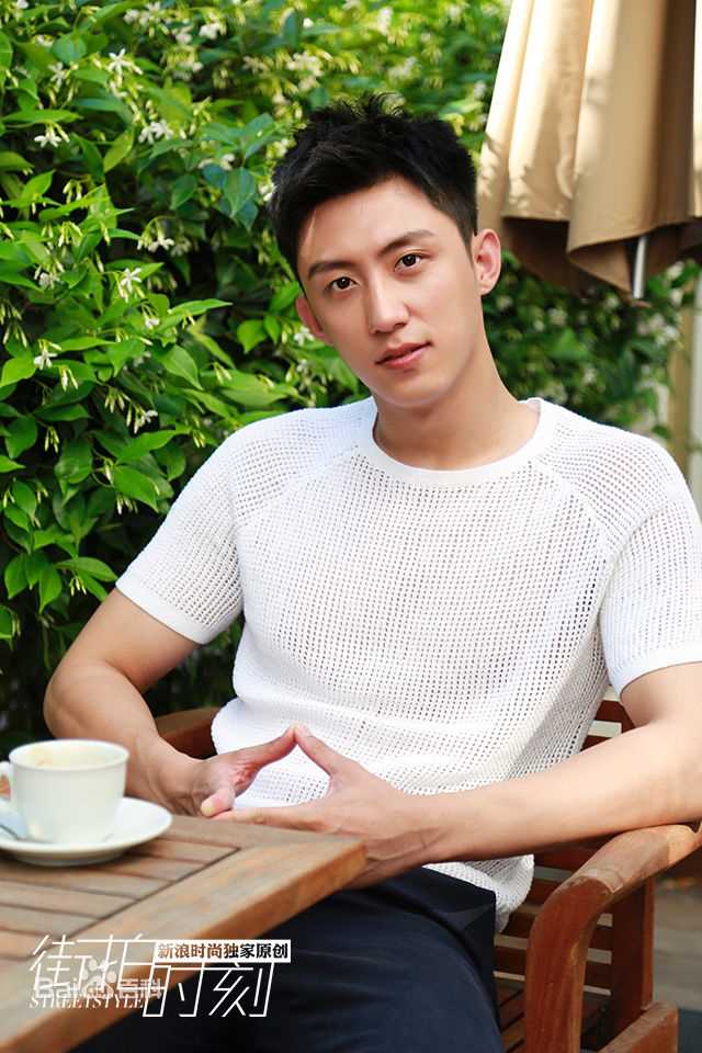 黄景瑜(Johnny)treet Style新浪时尚街拍时刻图片图集