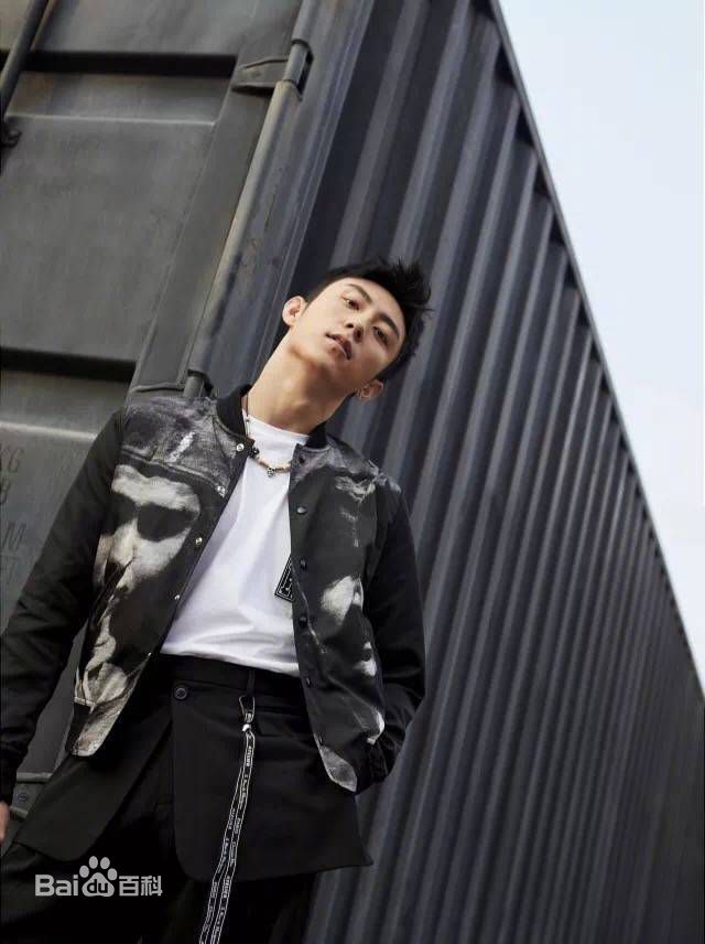 黄景瑜(Johnny)DIOR HOMME宣传片性感图片图集