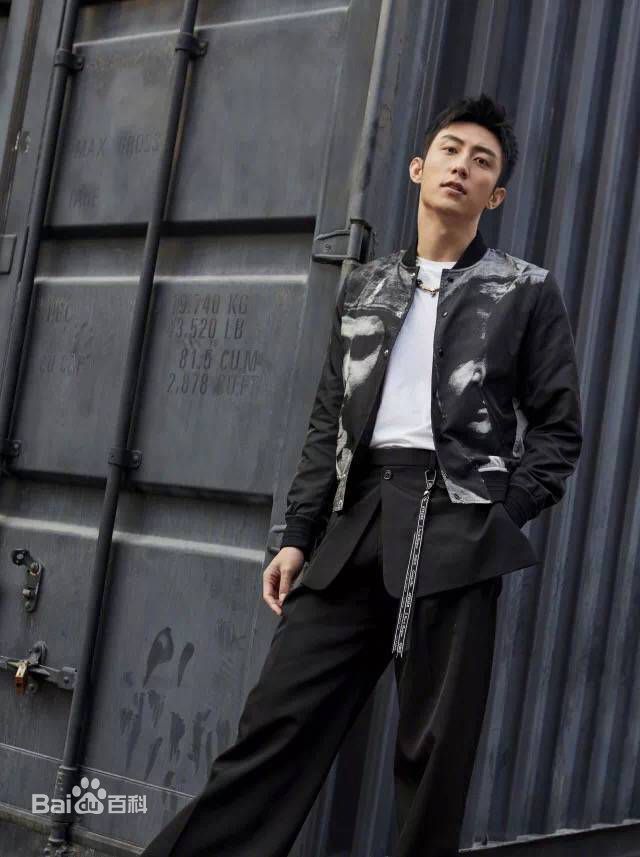 黄景瑜(Johnny)DIOR HOMME宣传片性感图片图集