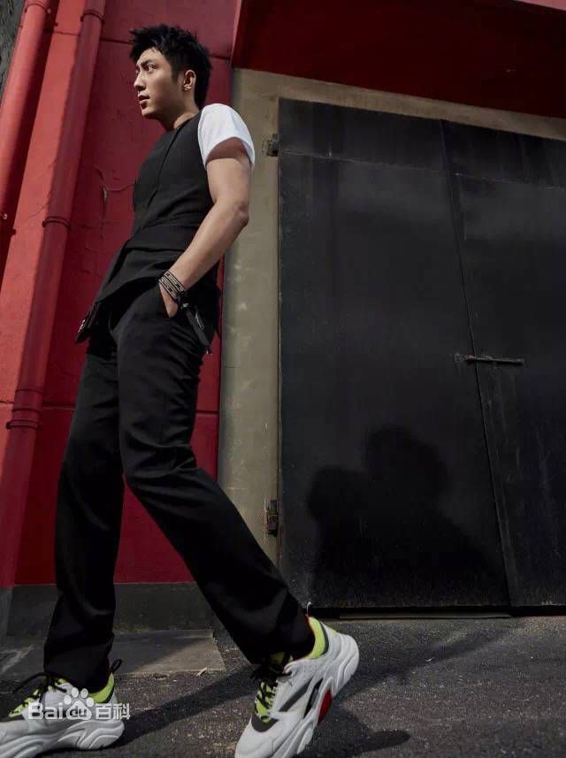 黄景瑜(Johnny)DIOR HOMME宣传片性感图片图集