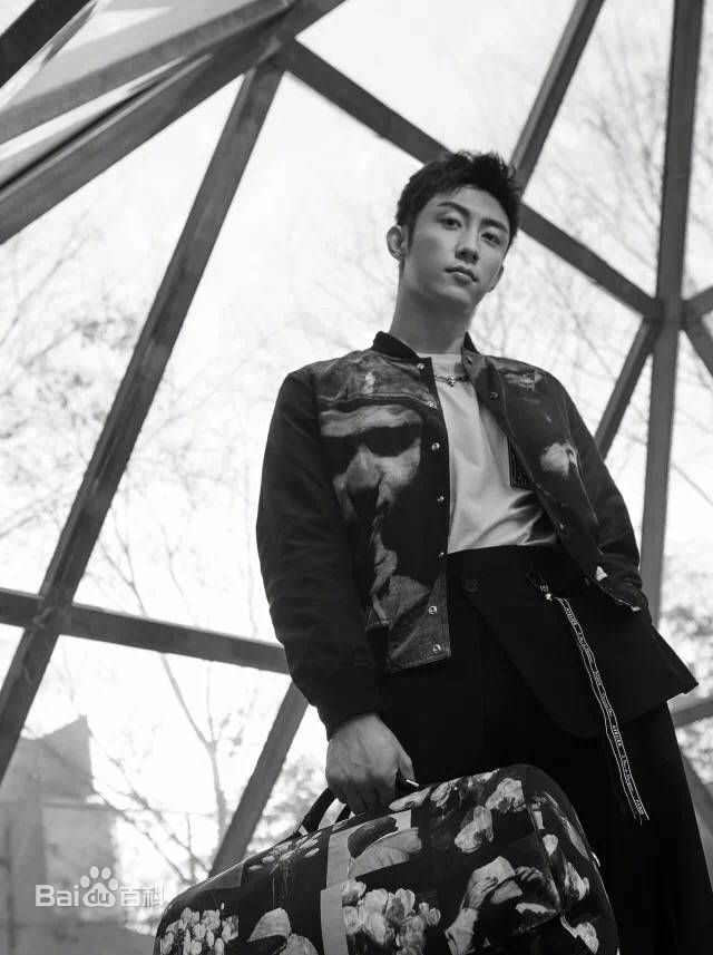 黄景瑜(Johnny)DIOR HOMME宣传片性感图片图集