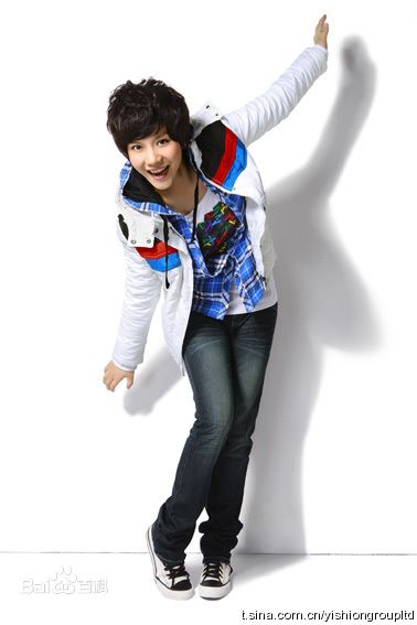 李霄云(Michelle Li)YISHION代言素颜照相册