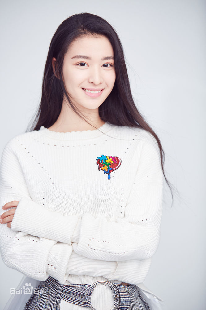 王楚然最新  率性自然壁纸