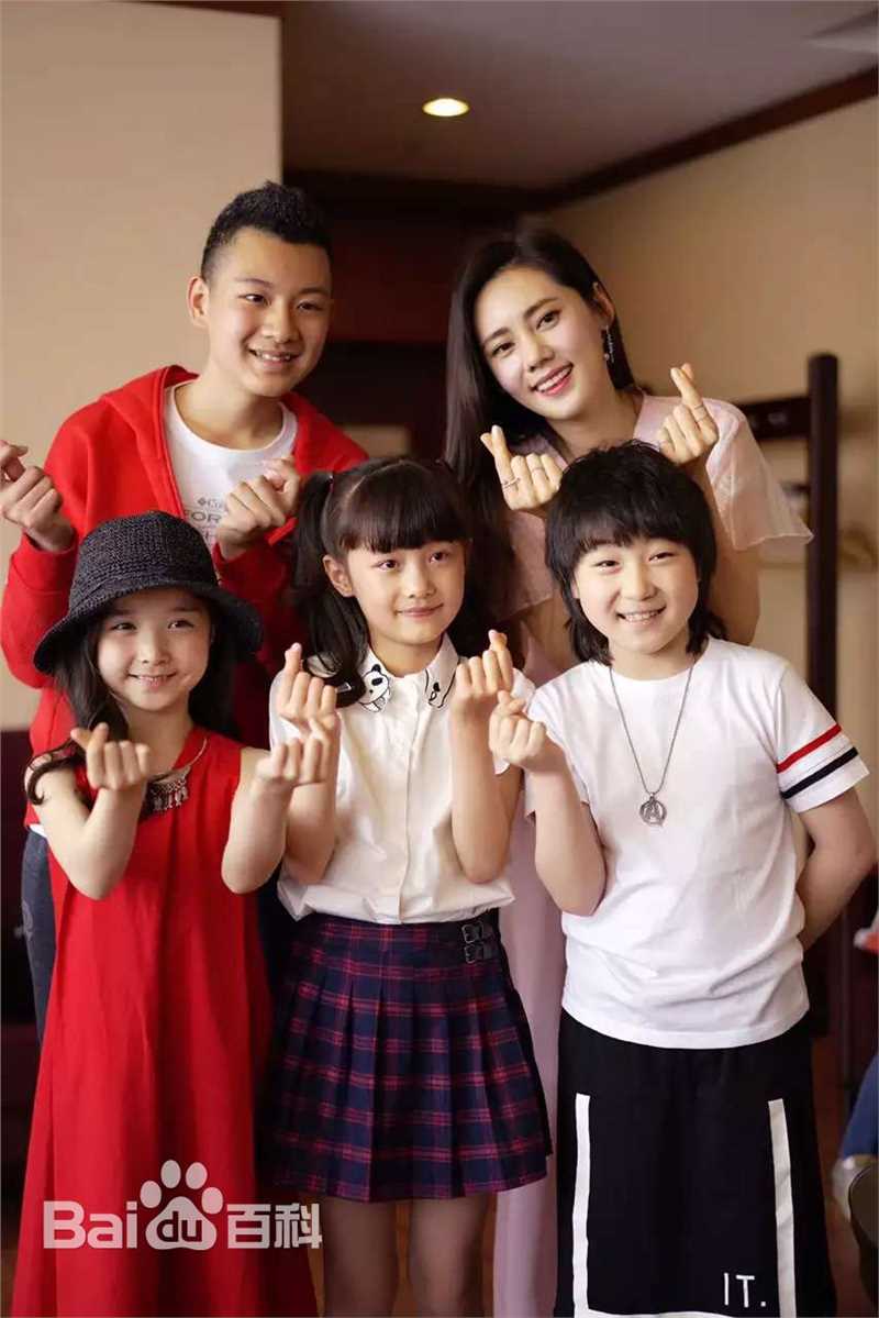 最优质法图麦·天缘(Fatimah)在电视剧《幸福在一起》发布会 现场照中的相册