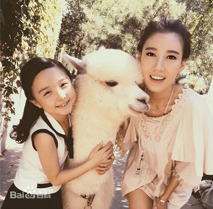 法图麦·天缘(Fatimah)电视剧《老公们的私房钱》高清剧照、合影