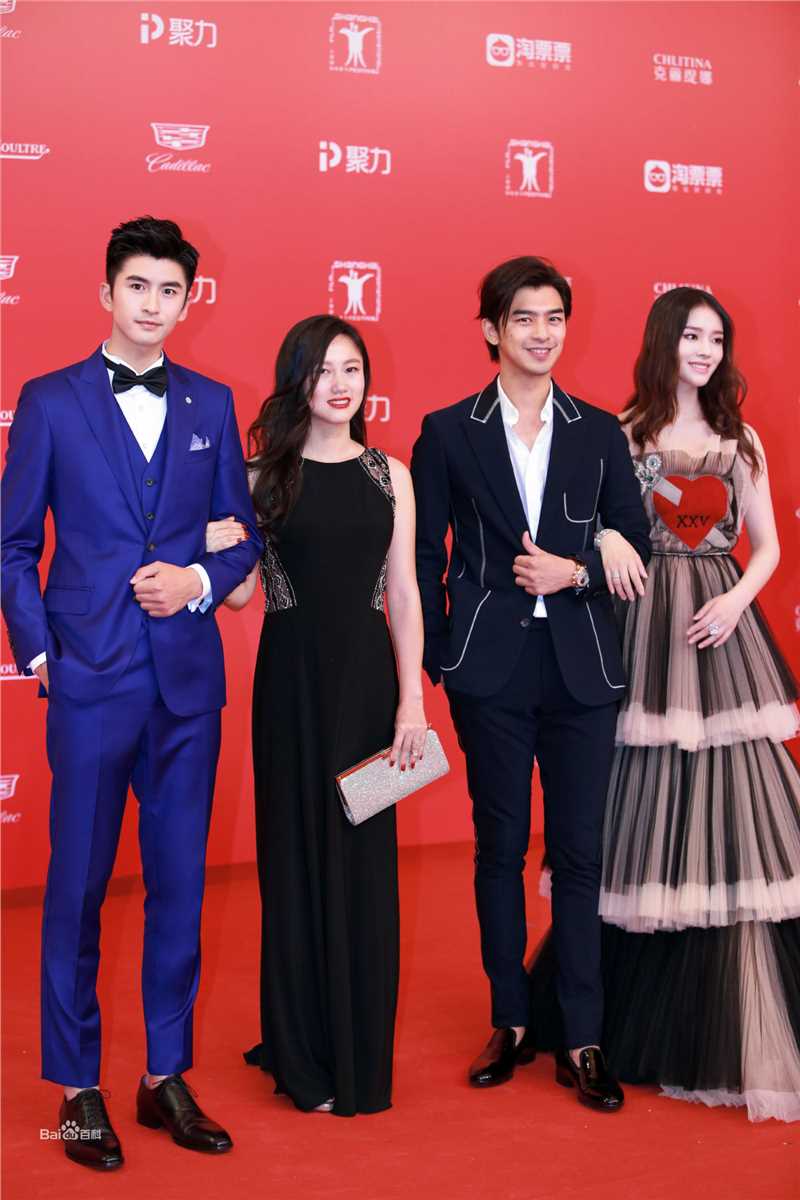 王郢(Rebecca Wang)2017年第二十届上海电影节开幕式红毯照图片图集