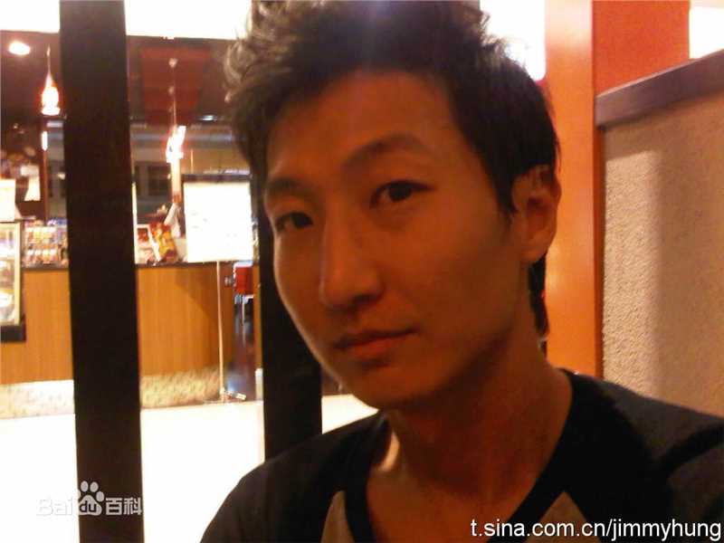 洪天祥出席某活动照片图册1图册