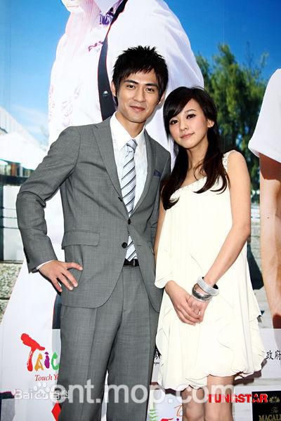 洪天祥出席某活动照片图册1图册