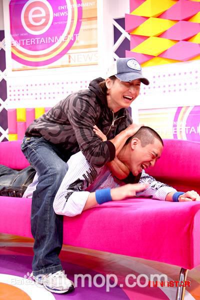 洪天祥出席某活动照片图册2图片图册