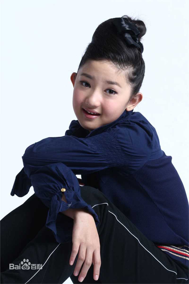 方圆(Fiona Fang)童年艺术照前后照片