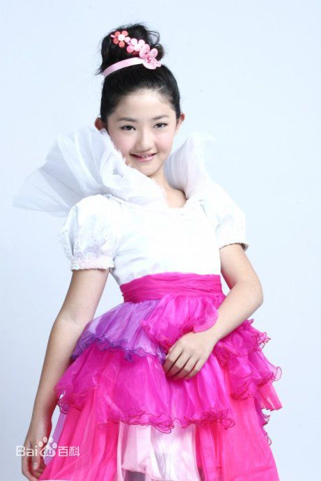 方圆(Fiona Fang)童年艺术照前后照片