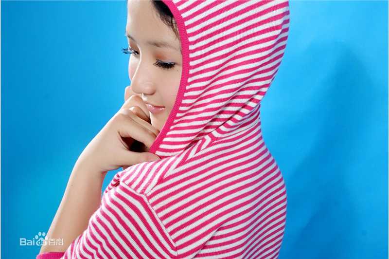 方圆(Fiona Fang)童年艺术照前后照片