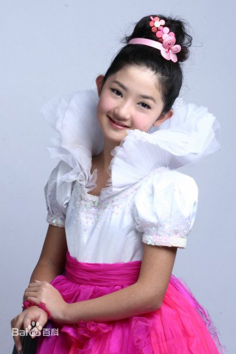 方圆(Fiona Fang)童年艺术照前后照片