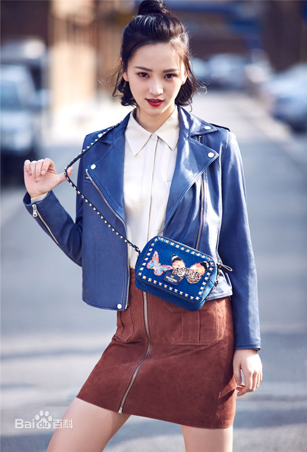 黄灿灿街拍图册