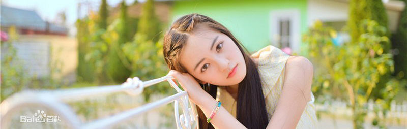 最新黄灿灿性感图片