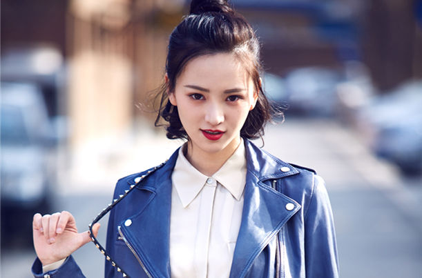 最新黄灿灿性感图片