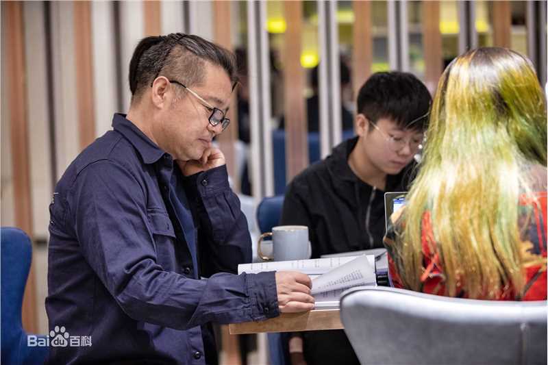 崔俊杰工作照素颜照相册