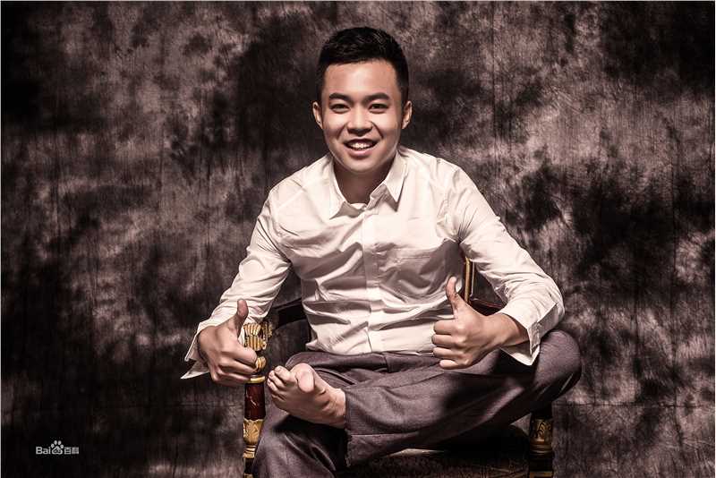 崔志佳宣传照图片图册