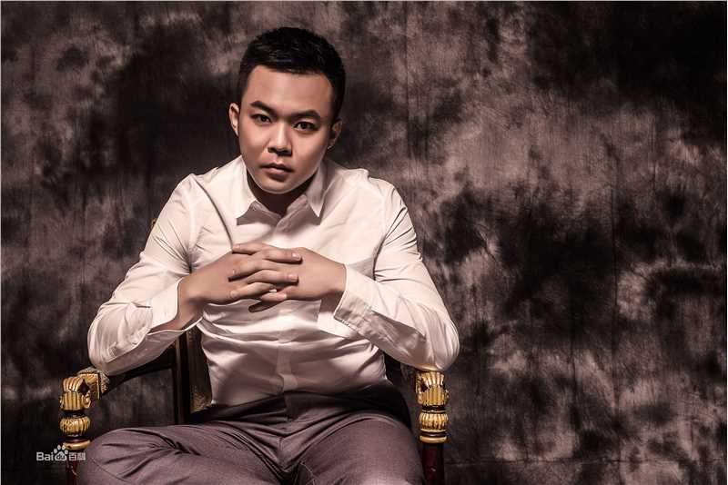 崔志佳宣传照图片图册