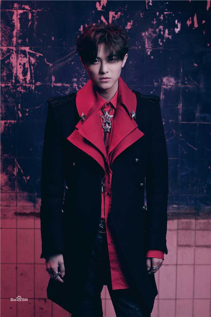 高清邱胜翊(Prince)在EP《Attention！》中的图集