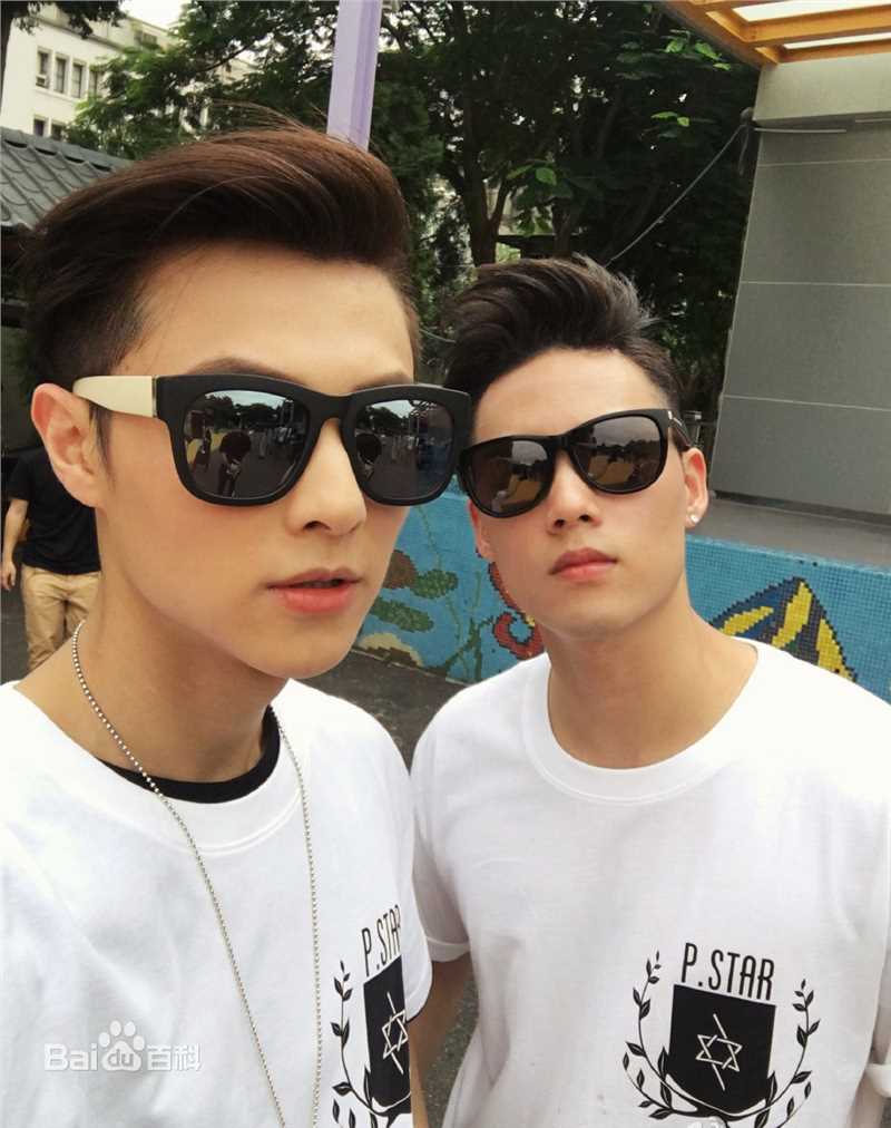 邱胜翊(Prince)微博更新2前后照片