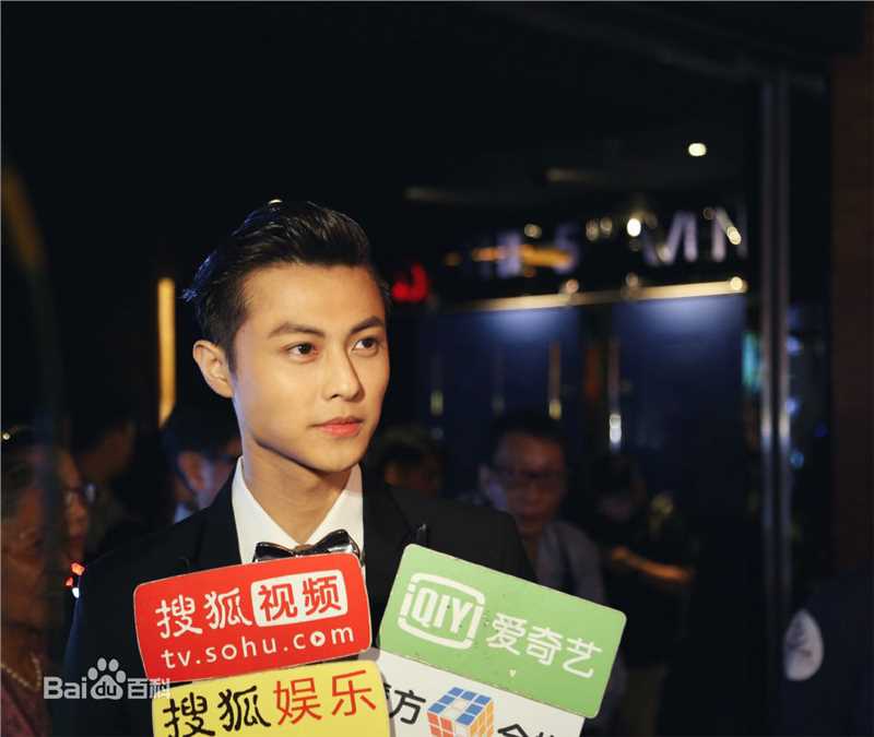 邱胜翊(Prince)微博更新2前后照片