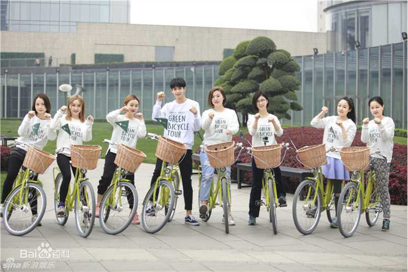 宋威龙(Song Weilong)出席公益骑行活动前后照片