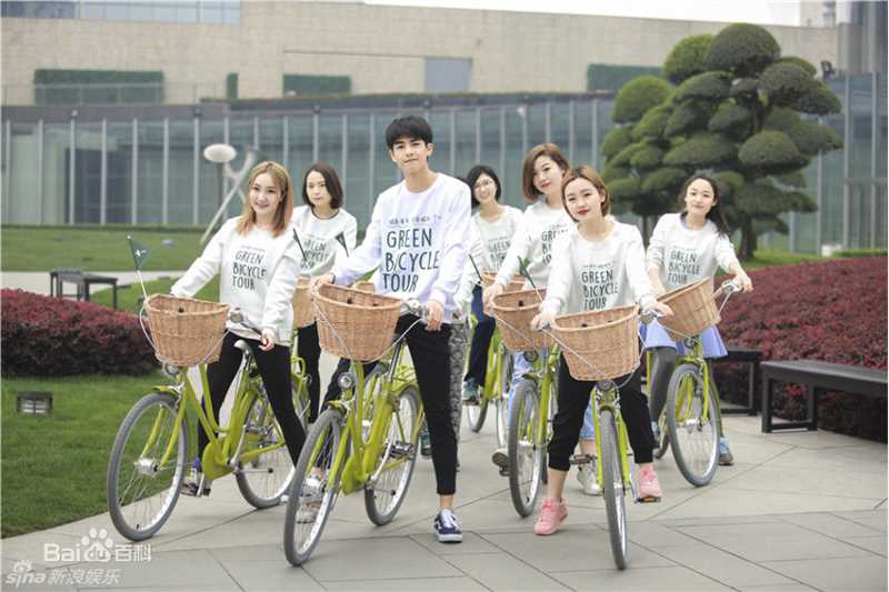 宋威龙(Song Weilong)出席公益骑行活动前后照片