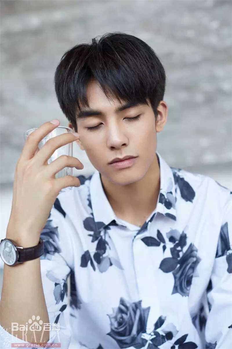 精选宋威龙(Song Weilong)在《红秀GRAZIA》中的图册