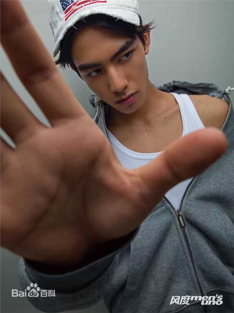 最优质宋威龙(Song Weilong)在《风度men's uno》中的