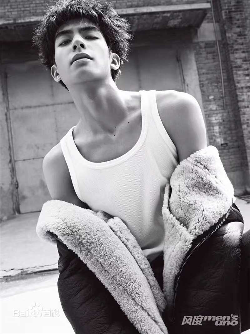 最优质宋威龙(Song Weilong)在《风度men's uno》中的