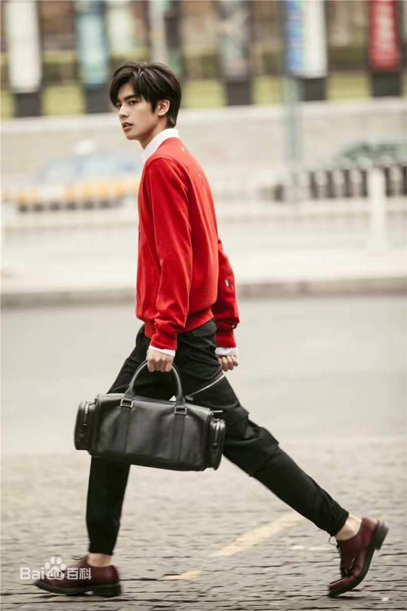 精选宋威龙(Song Weilong)在《我们的街拍时刻》中的图册