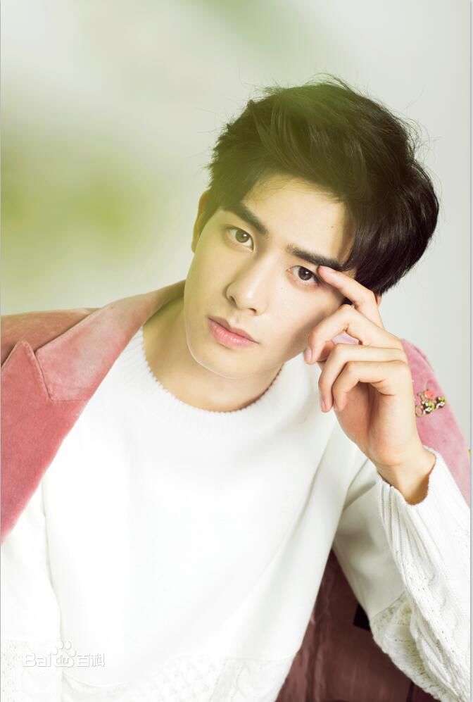 宋威龙(Song Weilong)前后照片