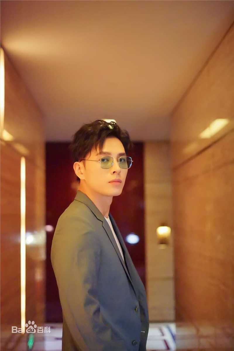 洪尧活动图性感图片壁纸