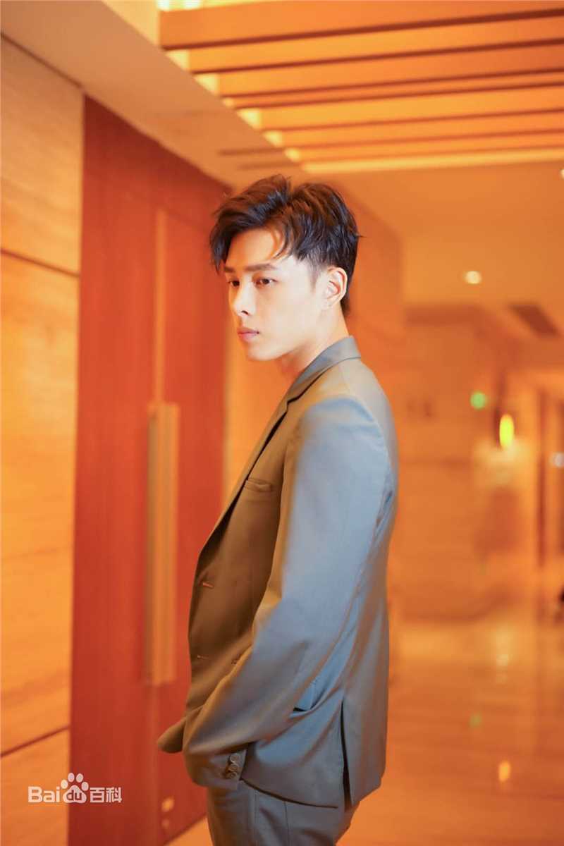 洪尧活动图性感图片壁纸