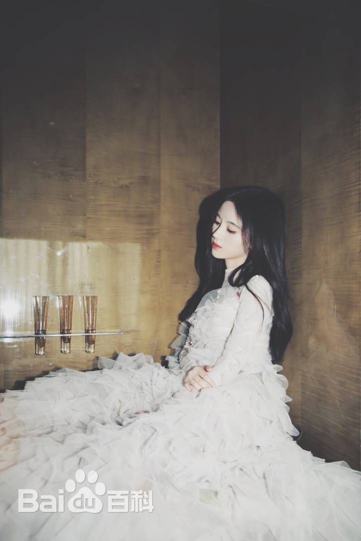 鞠婧祎(kiku)出席活动壁纸壁纸