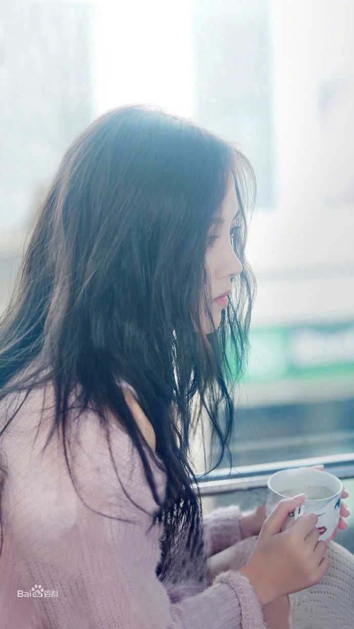 鞠婧祎(kiku)等不到你MV素颜照壁纸