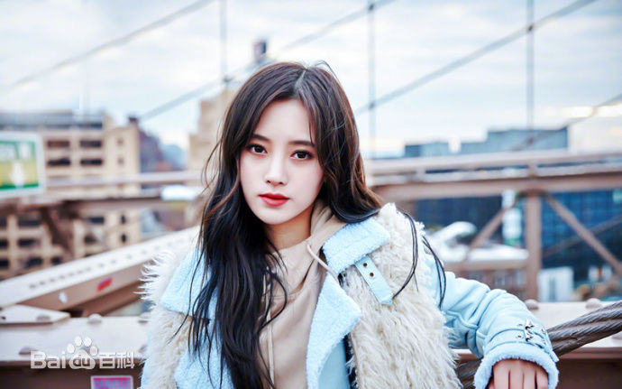 鞠婧祎(kiku)等不到你MV素颜照壁纸