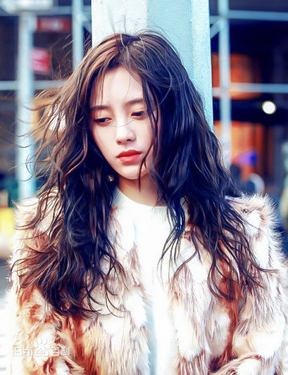 鞠婧祎(kiku)等不到你MV素颜照壁纸