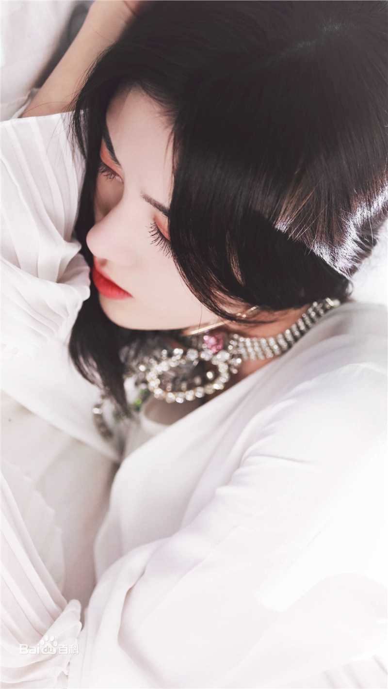 精选鞠婧祎(kiku)在《Don't Touch》MV中的图册